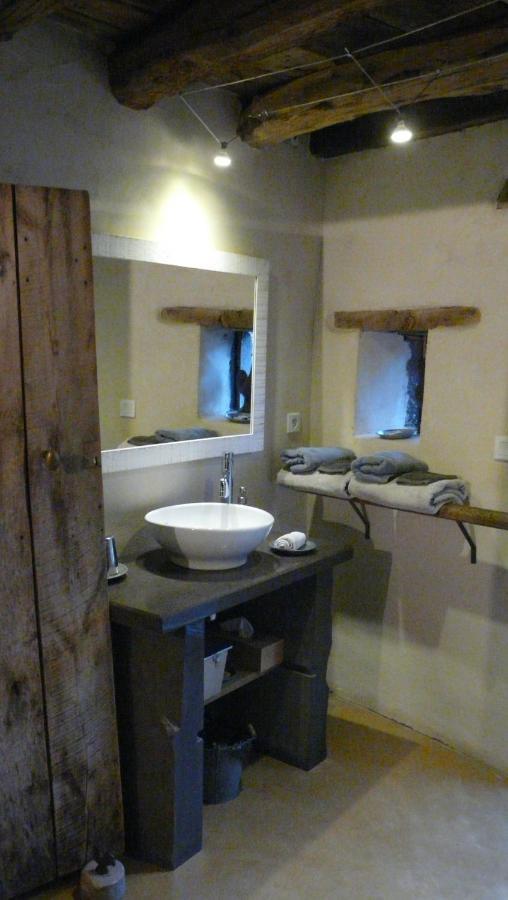 Suites De Campagne Les Eydieux, Petits Dejeuners Inclus Saint-Angel  Exterior foto