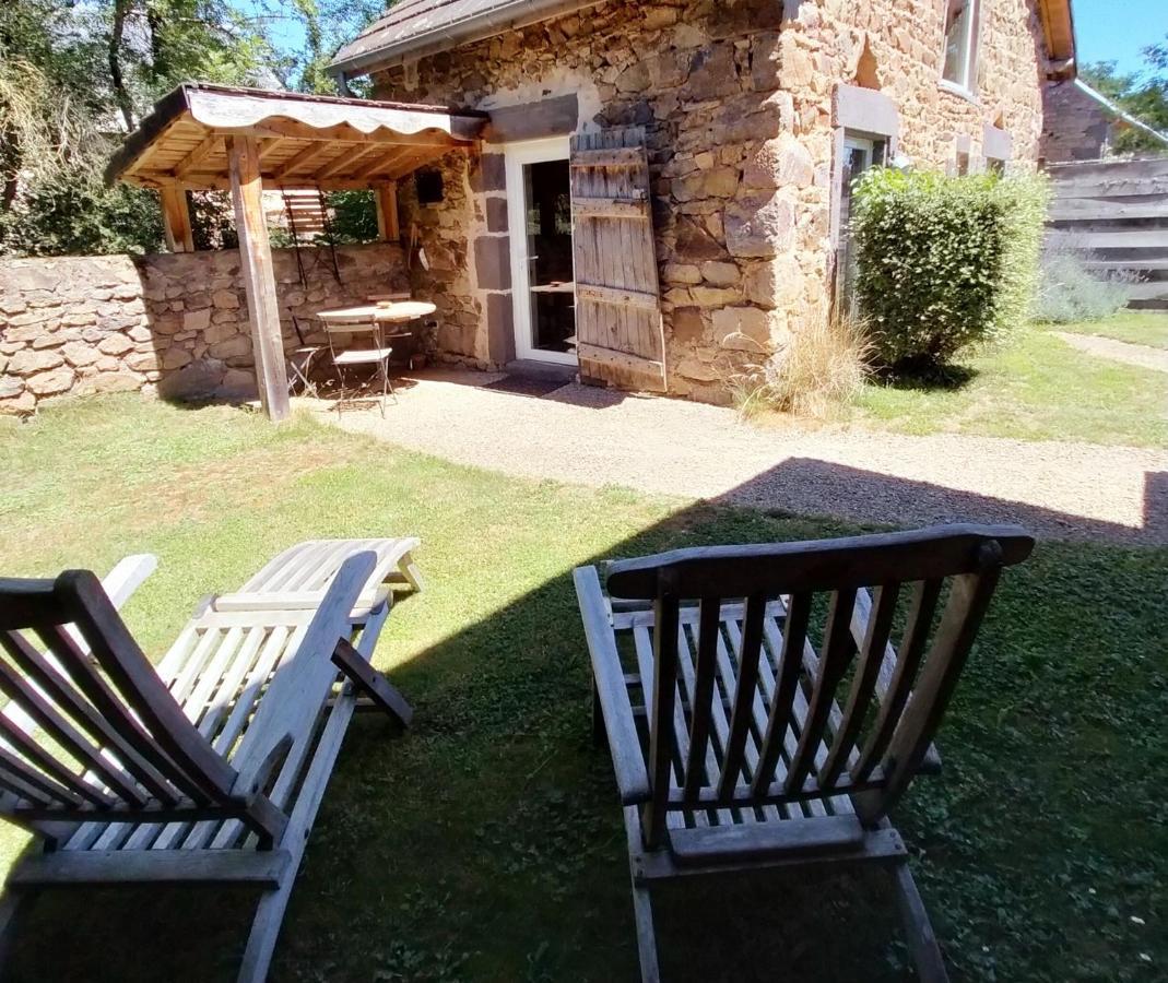 Suites De Campagne Les Eydieux, Petits Dejeuners Inclus Saint-Angel  Exterior foto