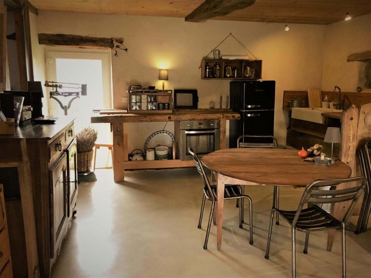 Suites De Campagne Les Eydieux, Petits Dejeuners Inclus Saint-Angel  Exterior foto