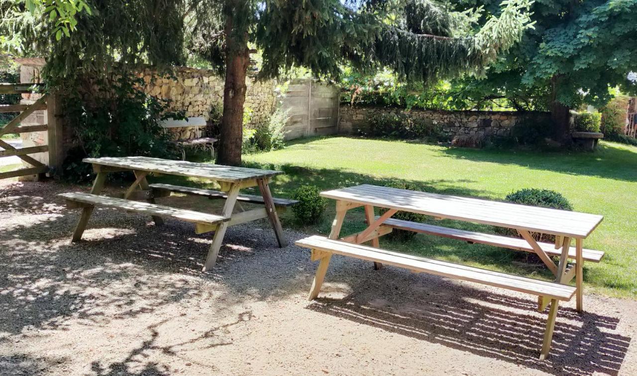 Suites De Campagne Les Eydieux, Petits Dejeuners Inclus Saint-Angel  Exterior foto