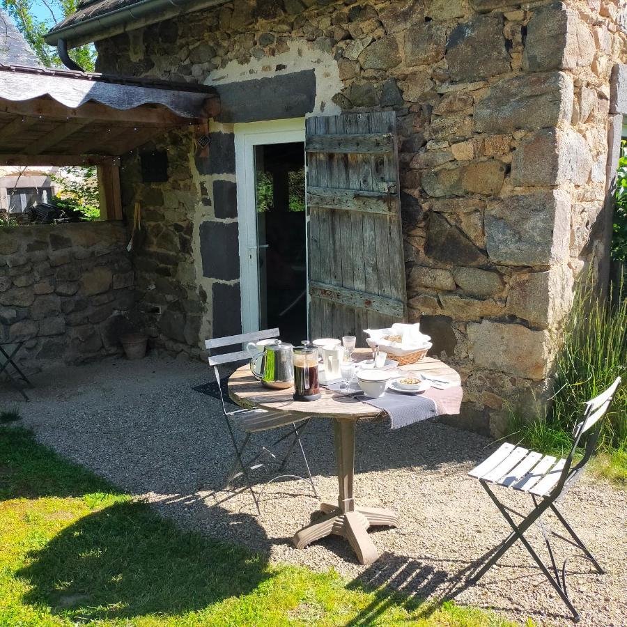 Suites De Campagne Les Eydieux, Petits Dejeuners Inclus Saint-Angel  Exterior foto